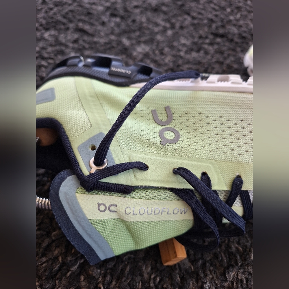 On Cloud Cloudflow 3 Running Shoes Woman Size 7 Meadow Green White**Pls Read** - Picture 13 of 16